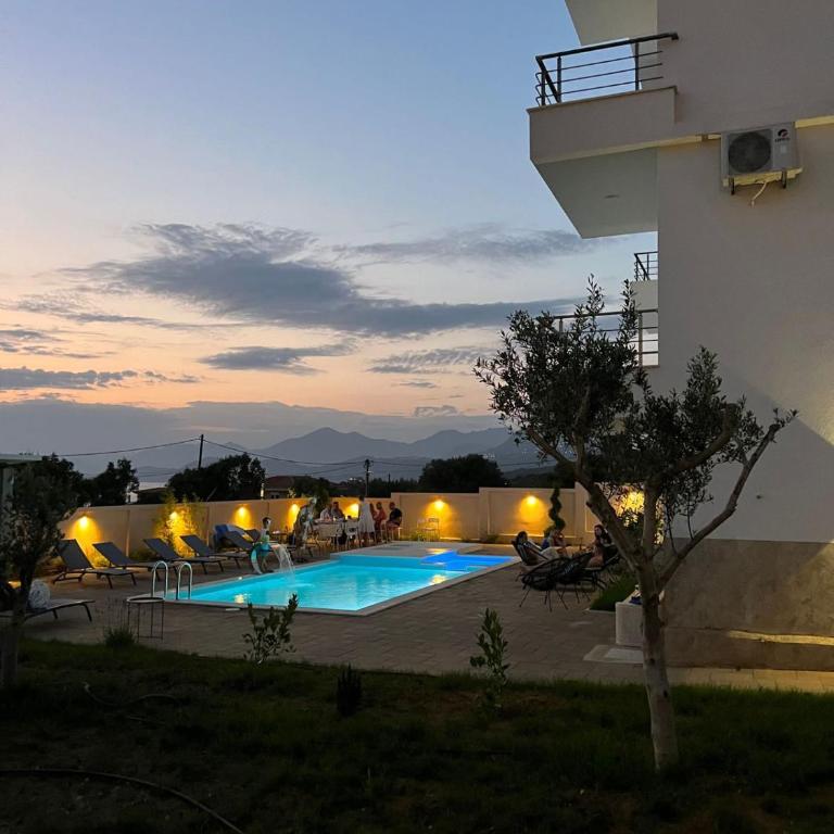 Cold Bay Mansion Luxury Sea View Suites - One-Bedroom Apartment - 12