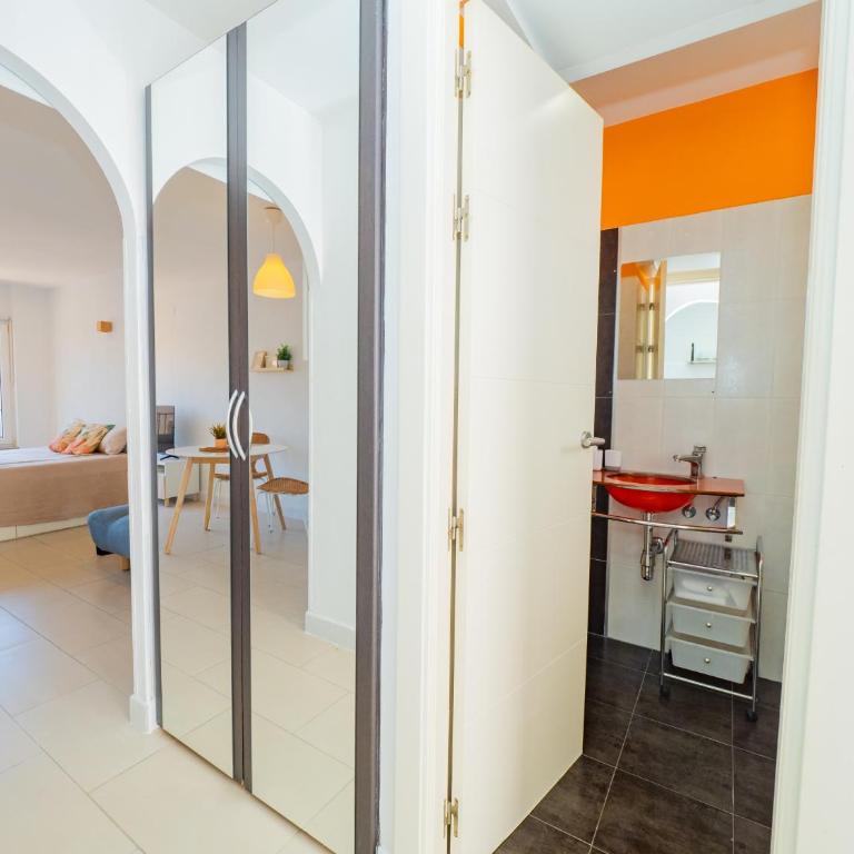 Cubo's Fuengirola Leisure Port - Studio with Terrace - 25