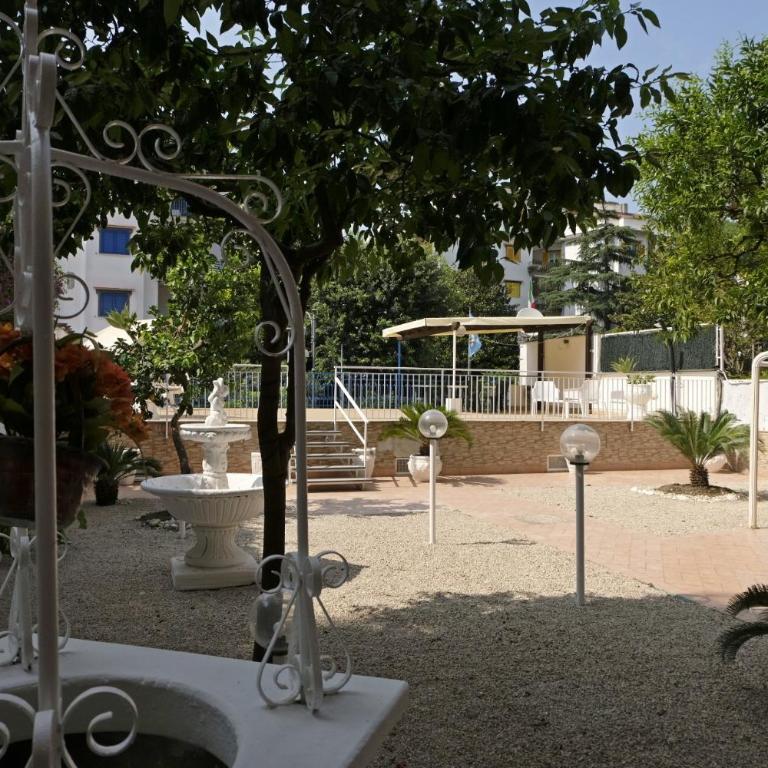 DOMUS LUNA - Three-Bedroom Apartment - 26