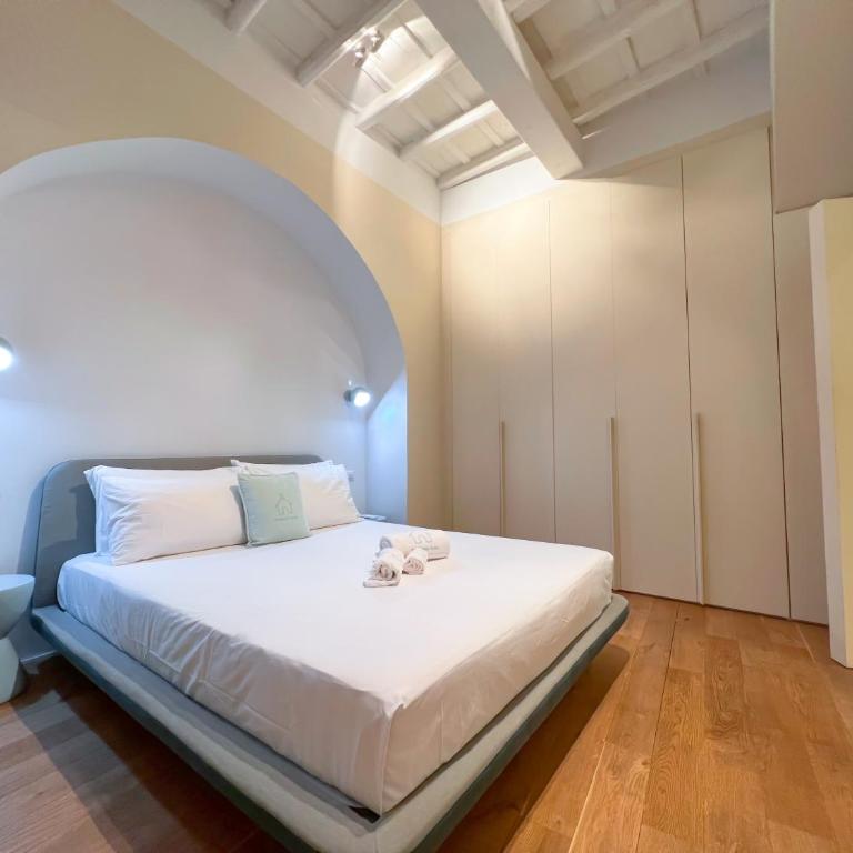 [Luxury House & Secret Garden] - Strategic location, 100m to Metro B - Appartamento con 2 Camere da Letto - 2