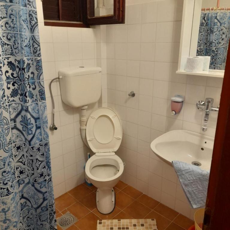 Apartments Kovačević - Double Room with Balcony and Sea View - 3