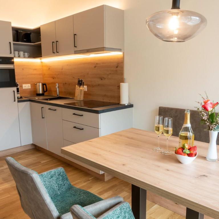 Bauernhofhotel "die Unterbergerin" - Zimmer mit Frühstück und Ferienwohnungen in Gastein mit GRATIS Thermeneintritt - Penthouse-Apartment - 2