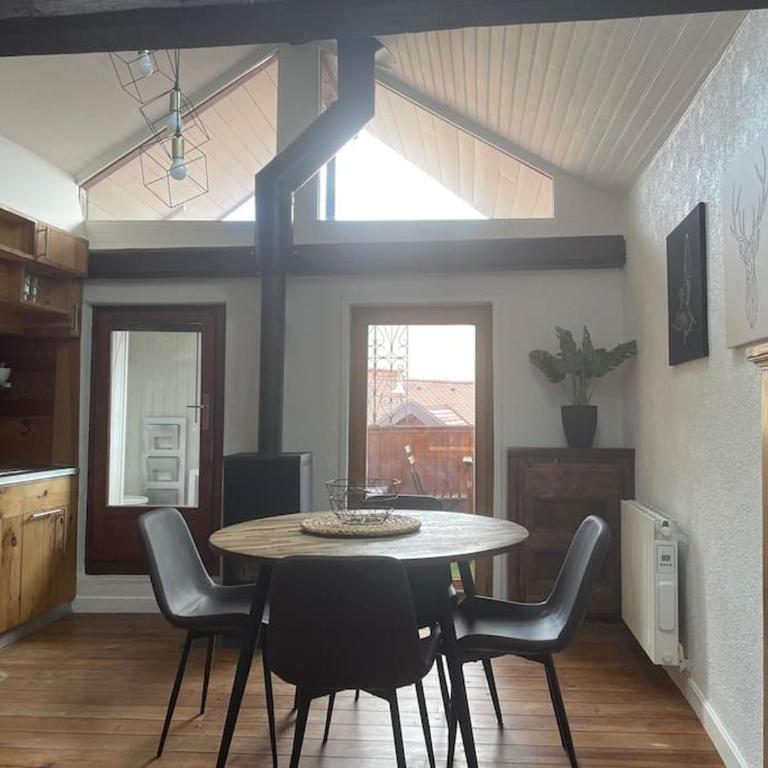 Appartement plein de charme - Cœur vieille ville - Apartment - 6