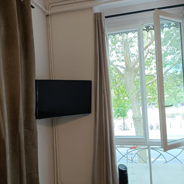Studio cosy rénové -Hyper centre Grenoble, 1 min Gare-Tram - Appartement 1 Chambre - 23