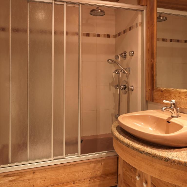 Les Cornettes - Chambre Familiale - 1