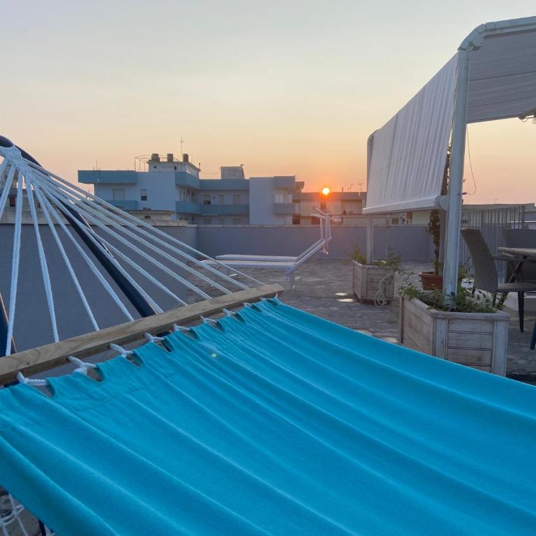 Terrazza vista mare e box auto - Appartamento con 2 Camere da Letto - 28