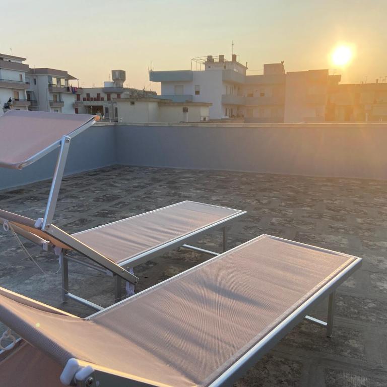 Terrazza vista mare e box auto - Appartamento con 2 Camere da Letto - 26