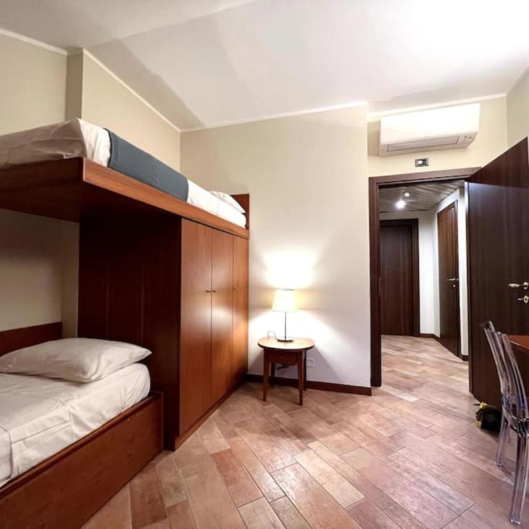 Attico in Piazza Matteotti - Appartamento con 2 Camere da Letto e Vista Lago - 15