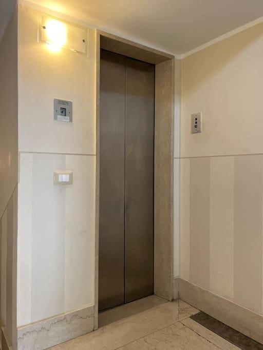 Attico in Piazza Matteotti - Appartamento con 2 Camere da Letto e Vista Lago - 37