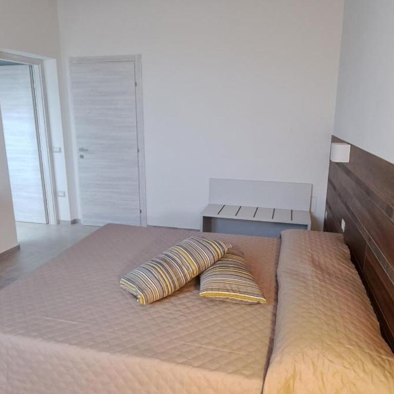 Claudette Apartments - Camera Matrimoniale Deluxe con 1 Letto Supplementare - 10