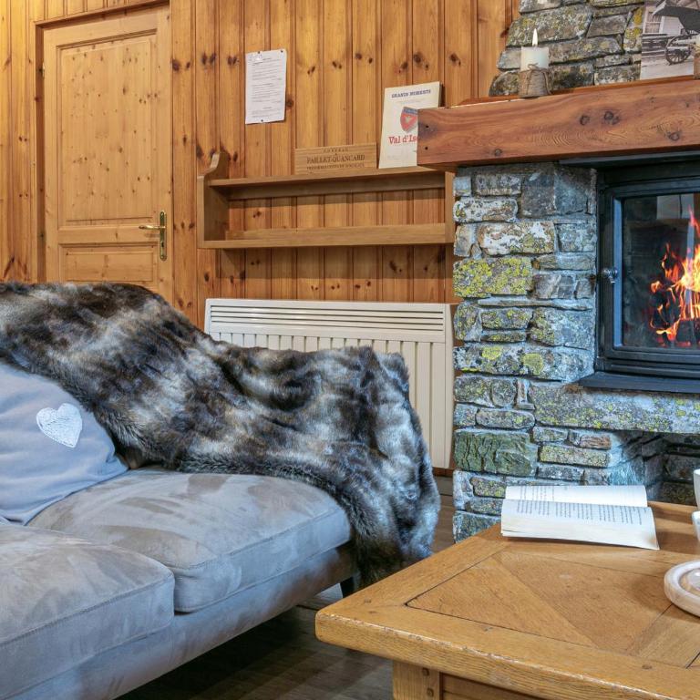 Duplex montagnard rustique avec cheminée, au vieux village de Val-d'Isère, au pied des pistes - FR-1-694-71 - Appartement - 18