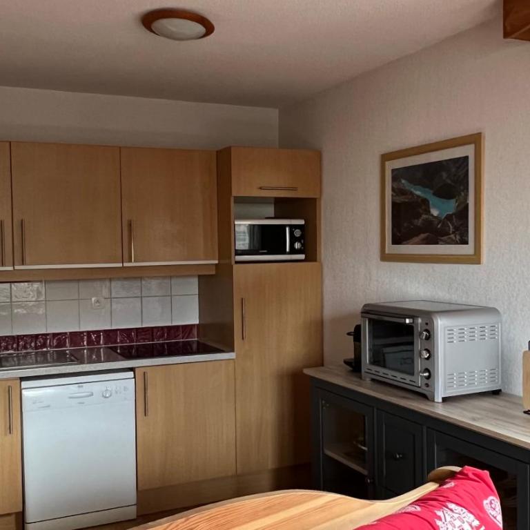Les Gentianes 1800 - Three-Bedroom Apartment - 13