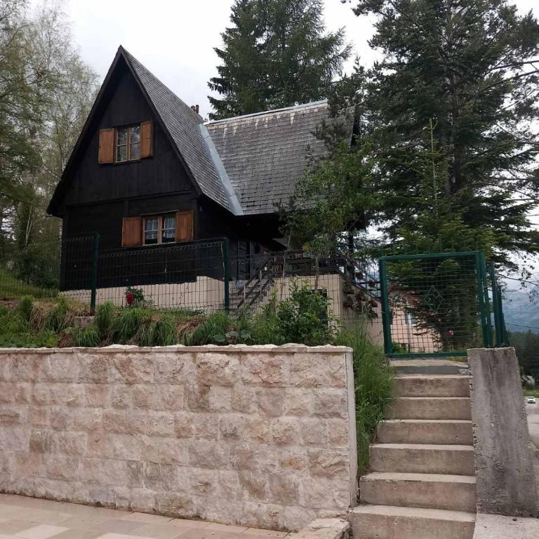 Vikendica Malović - Three-Bedroom House - 1