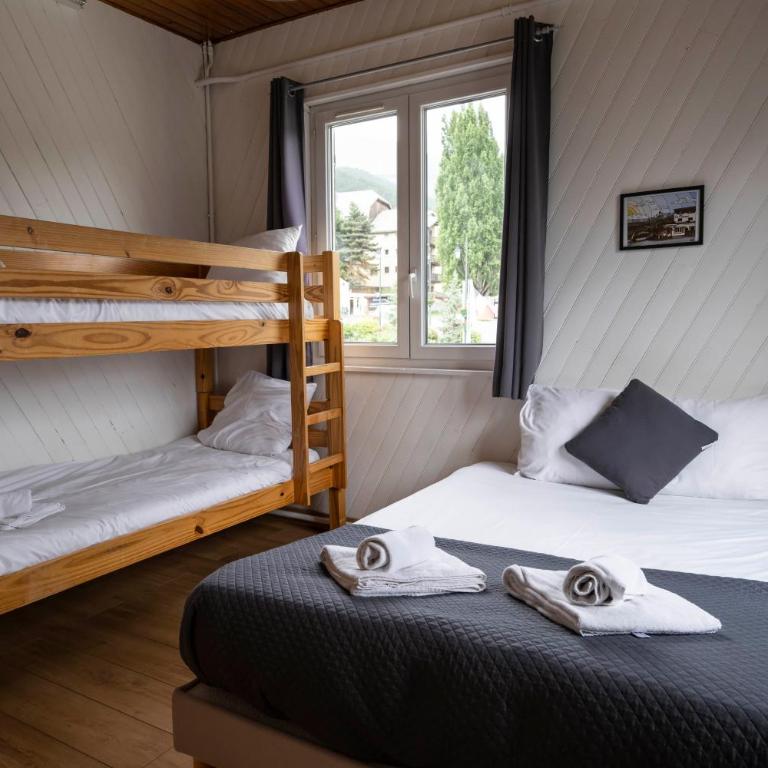 Hôtel les Flocons - Chambre Familiale (2 Adultes et 2 Enfants) - 2