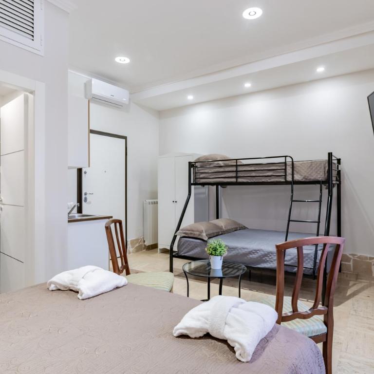 BARONE HOUSE - Camera Quadrupla Comfort - 2