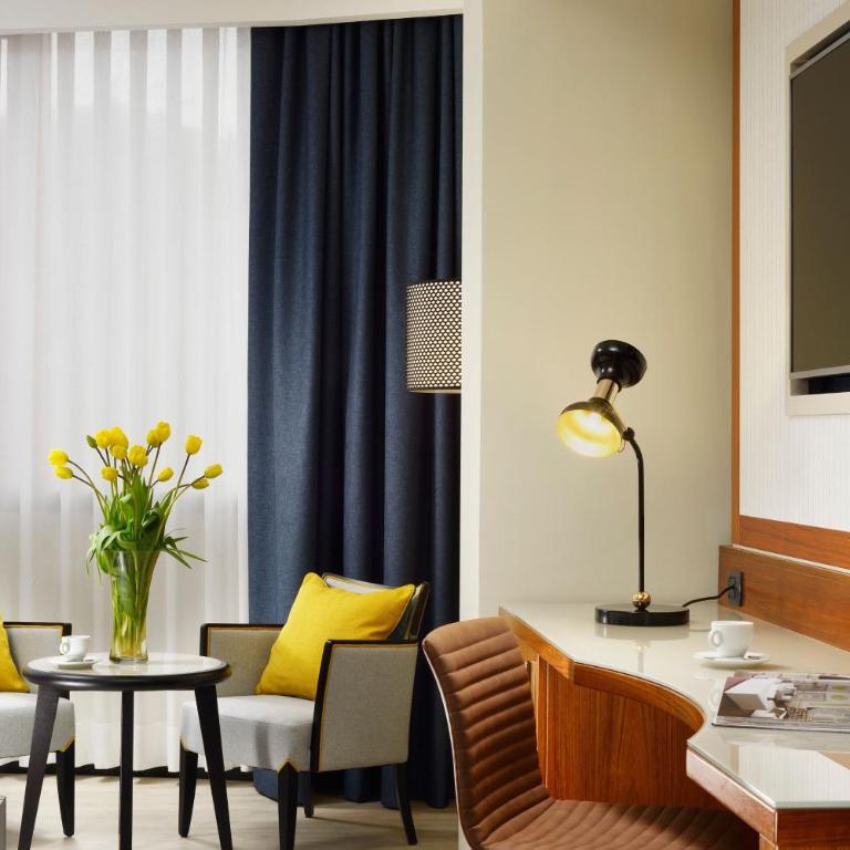 Four Points by Sheraton Siena - Suite King con 1 Camera da Letto - 4