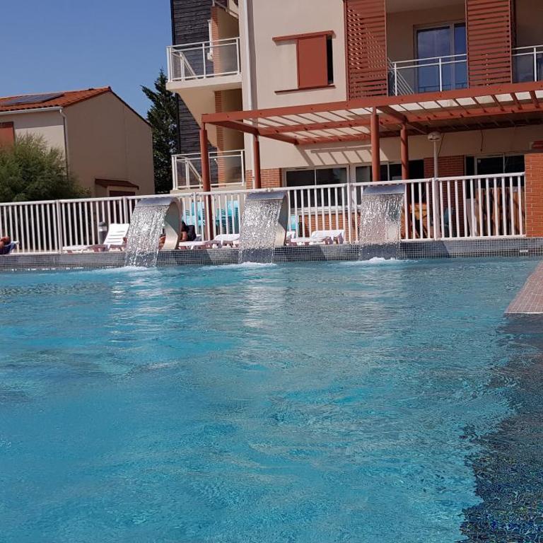 VILLA 6 à 8 personnes dans résidence de tourisme - Maison 3 Chambres - 13