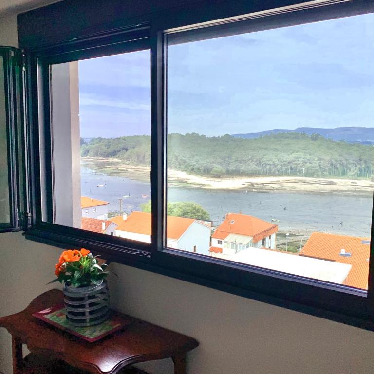 Breathtaking views to Ría de Arosa - Two-Bedroom Apartment - 14