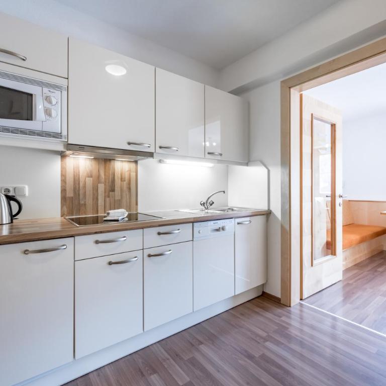 Platöll Homes - Studio - 3