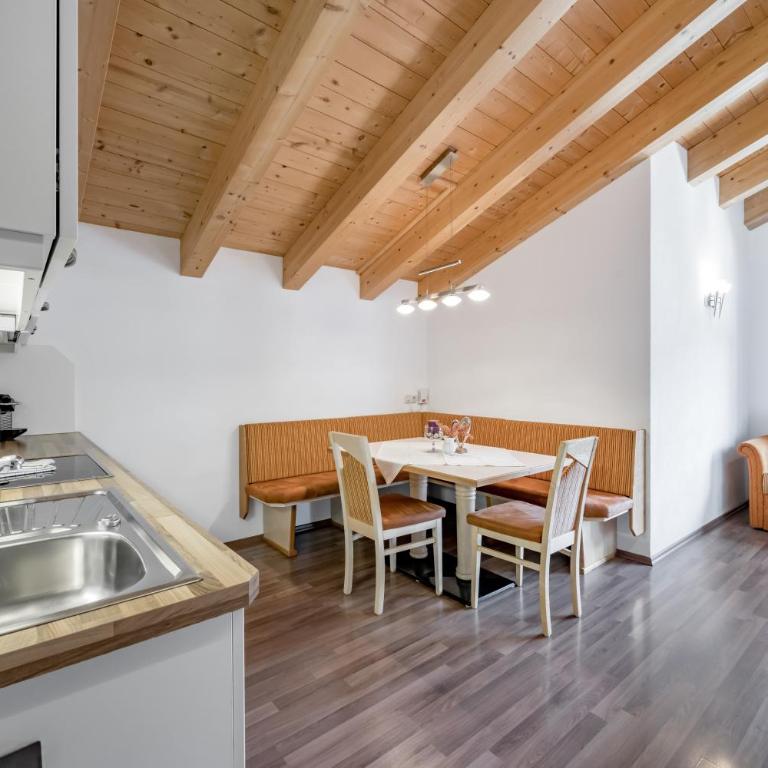 Platöll Homes - Comfort Apartment mit 2 Schlafzimmern und Balkon - 1