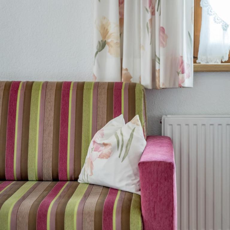 Platöll Homes - Apartment mit 1 Schlafzimmer, Balkon und Bergblick - 5
