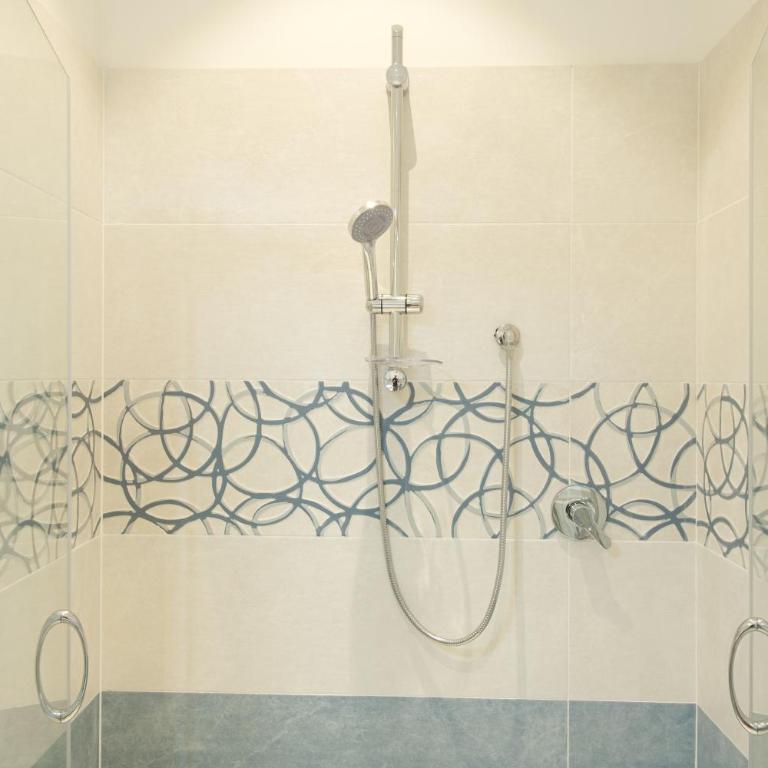 Private room and pool in the beach free wi-fi - Camera Matrimoniale Deluxe con 1 Letto Supplementare - 3