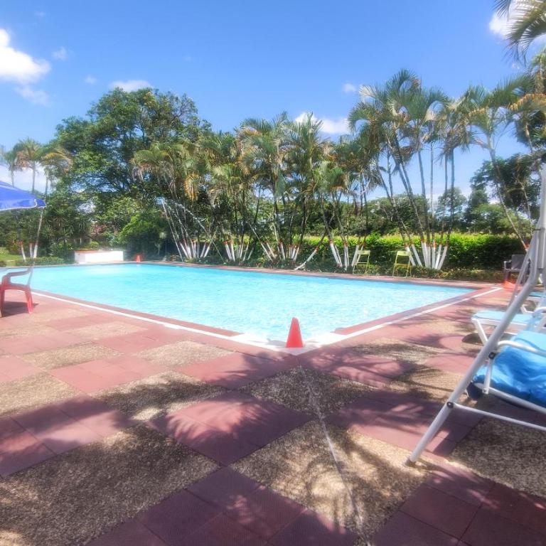 Finca Turistica Rural El Descanso, privada Restrepo, Meta - Colombia - Casa de 3 dormitorios - 5