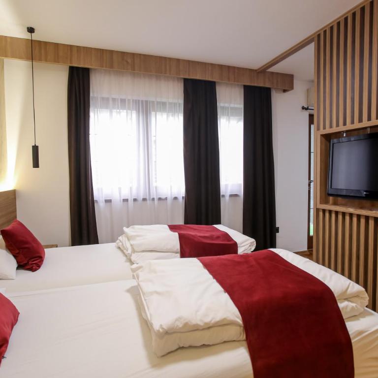 Hotel Emen - Deluxe Family Room - 8