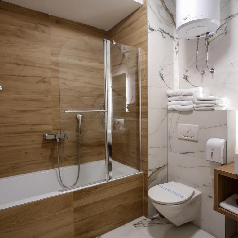 Hotel Emen - Deluxe Family Room - 2