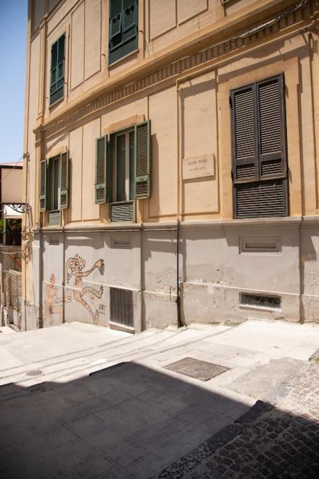Intero Alloggio Salita Tasso - Appartamento con 2 Camere da Letto - 17