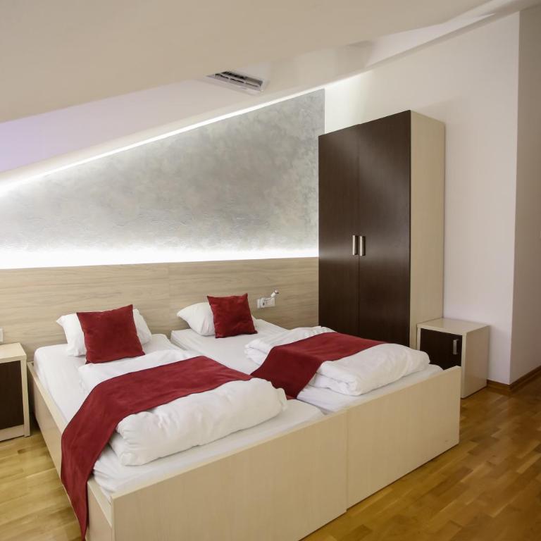 Hotel Emen - Double or Twin Room - 10