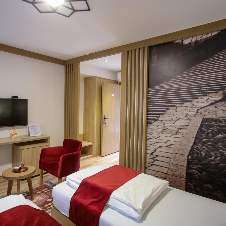 Hotel Emen - Deluxe Double or Twin Room - 4