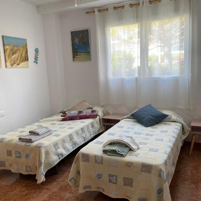 Apartamento con piscina en una preciosa playa - Two-Bedroom Apartment - 27