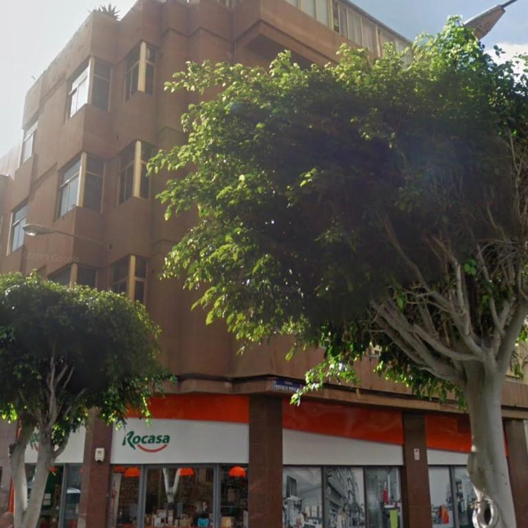 New 2 Bedrooms Gold flat at Las Canteras beach with balcony and Free Parking - Apartamento de 2 dormitorios - 33