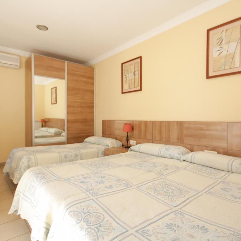 Hostal Costa Azul - Triple Room - 13