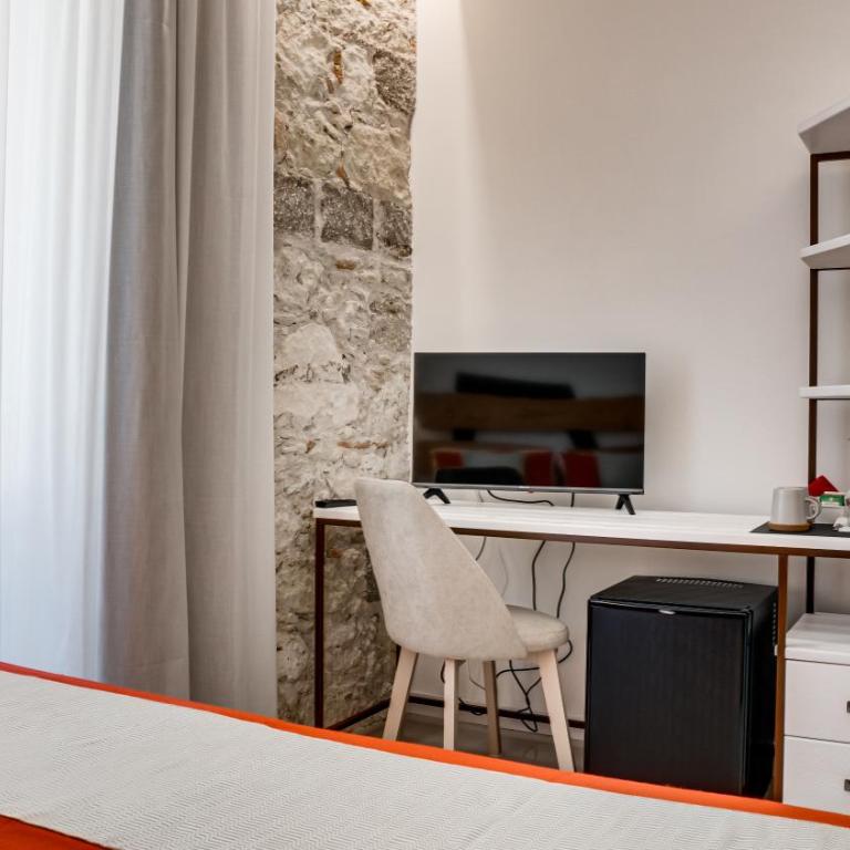 Kalista - Double Room with Private Bathroom - 16