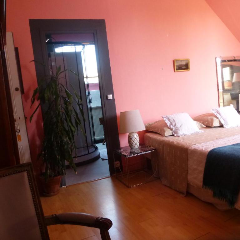 La Petite Vigne - Chambre Double avec Salle de Bains Privative - 6
