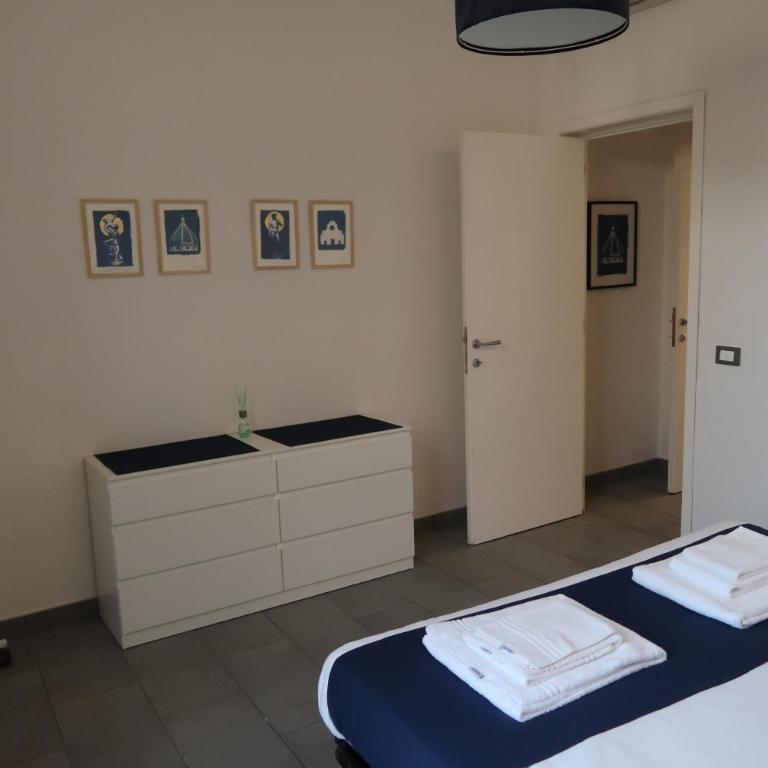Blue Apartment - One-Bedroom Apartment - 10