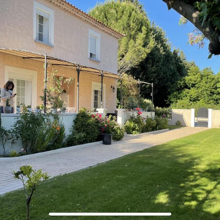 Villa avec piscine privée à Avignon - Villa with Private Pool - 12
