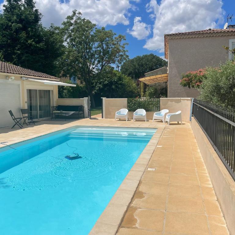 Villa avec piscine privée à Avignon - Villa with Private Pool - 14