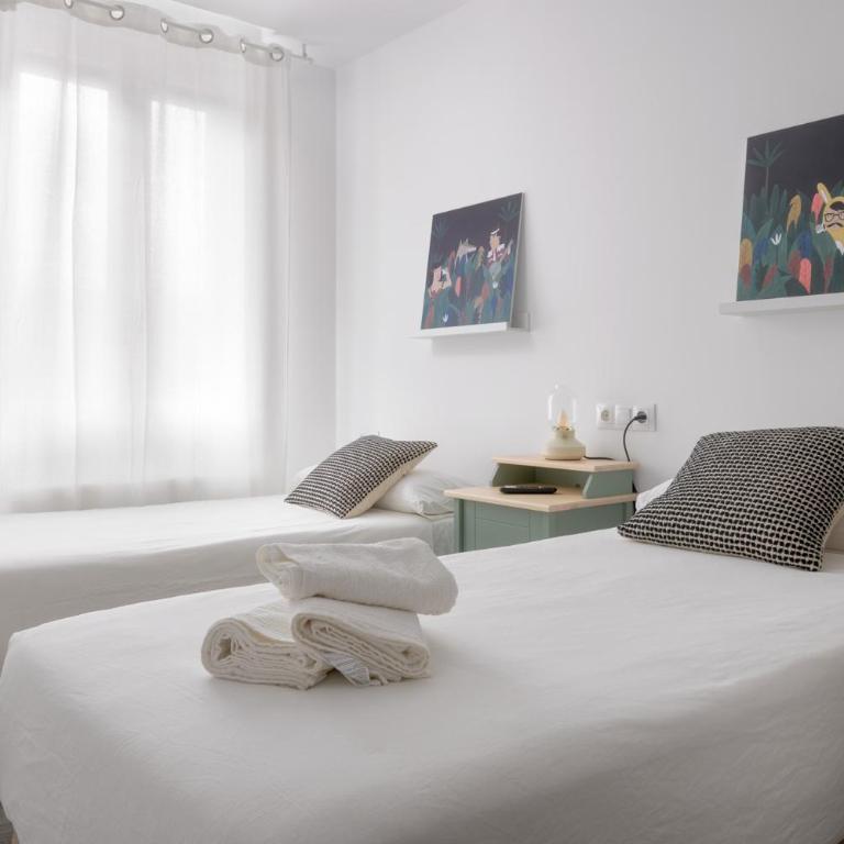 1893 apartment 180 m. from the Old Town, A/C - Three-Bedroom Apartment - 9