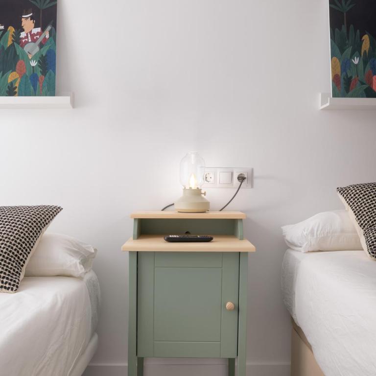 1893 apartment 180 m. from the Old Town, A/C - Three-Bedroom Apartment - 8