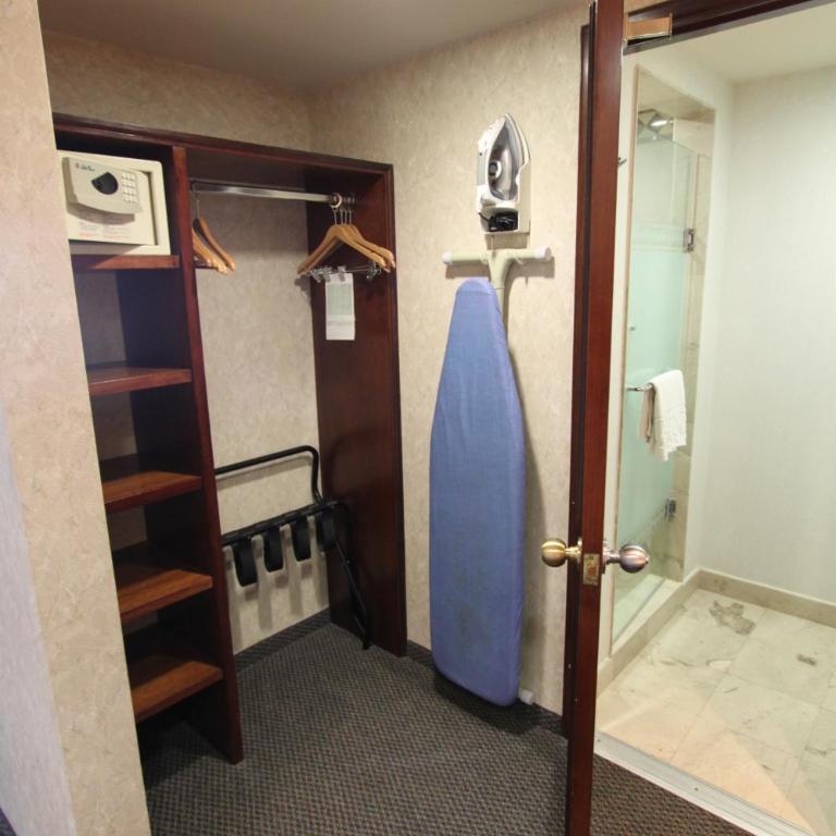 Quality Inn Monterrey La Fe - Standard Double Room - 2