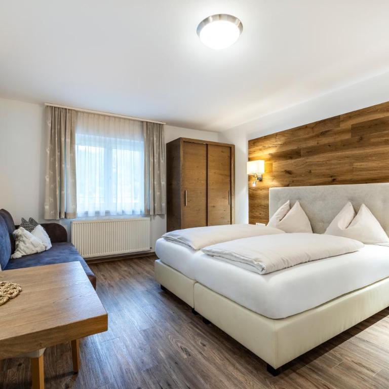 Aparthotel Jägerheim - Doppelzimmer mit Balkon - 8