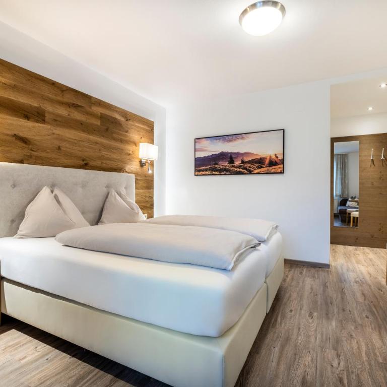 Aparthotel Jägerheim - Doppelzimmer mit Balkon - 9