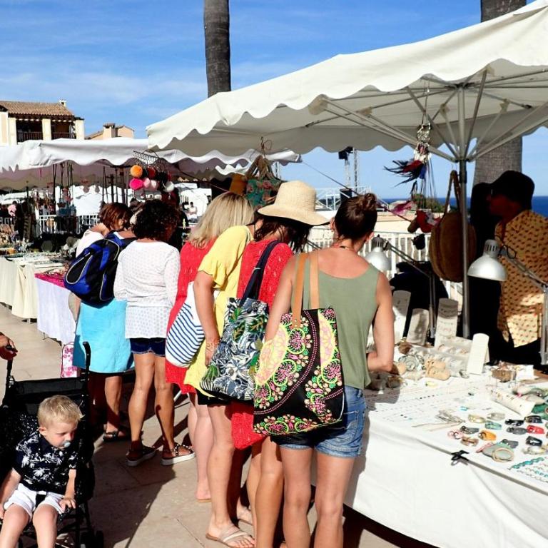 Cap Esterel, quartier Belvédère 2p meublé tourisme 3 étoiles climatisé Rez-de-Jardin, Vue Mer, WIFI, Piscine et Parking inclus - Appartement - Vue sur Mer - 18