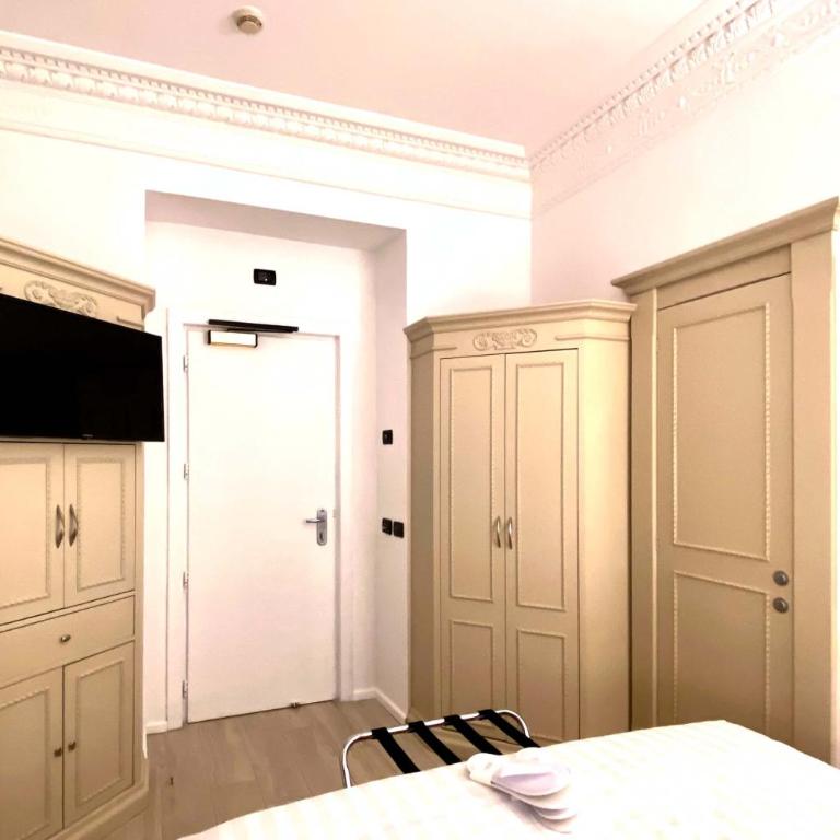 BB Hotels Smarthotel Bailey's - Camera Classic Doppia Piccola - 7