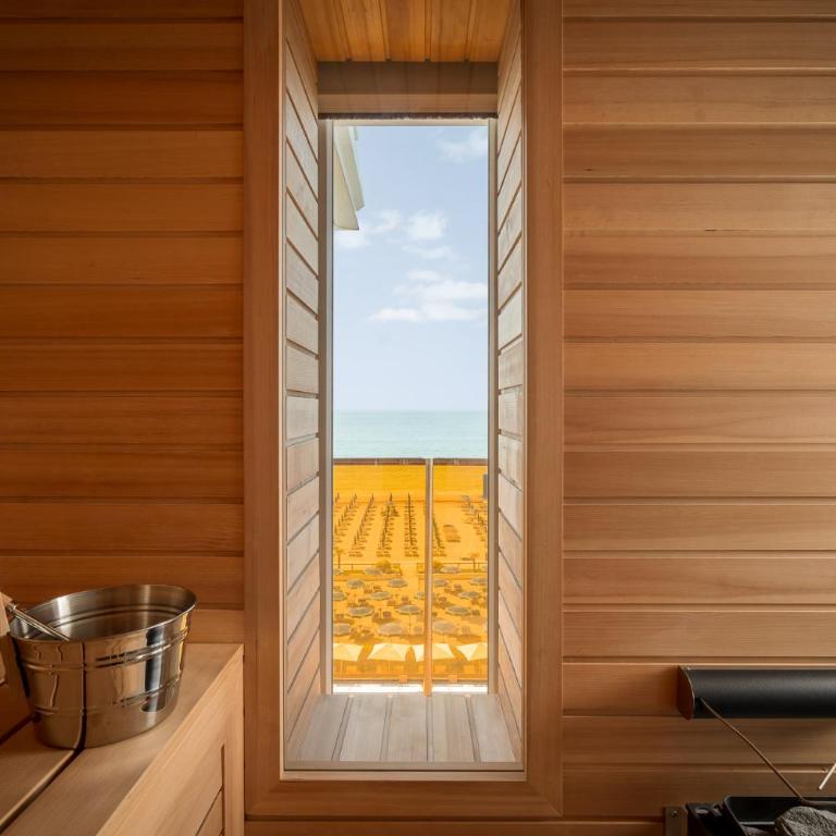 Hotel Orient & Pacific - Deluxe Double Room with Sea View and Spa - 7