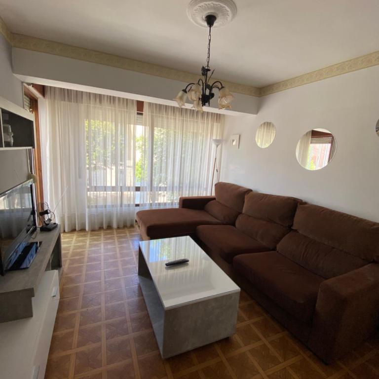 Piso grande y muy luminoso - Apartamento de 3 dormitorios - 2