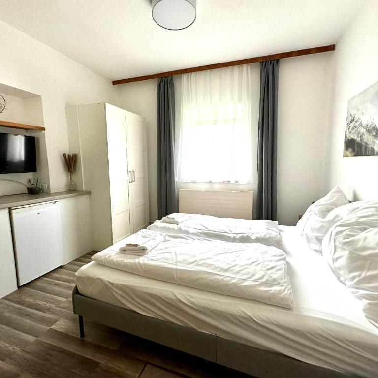 SmartRooms24 - Standard Zimmer mit Queensize-Bett - 5